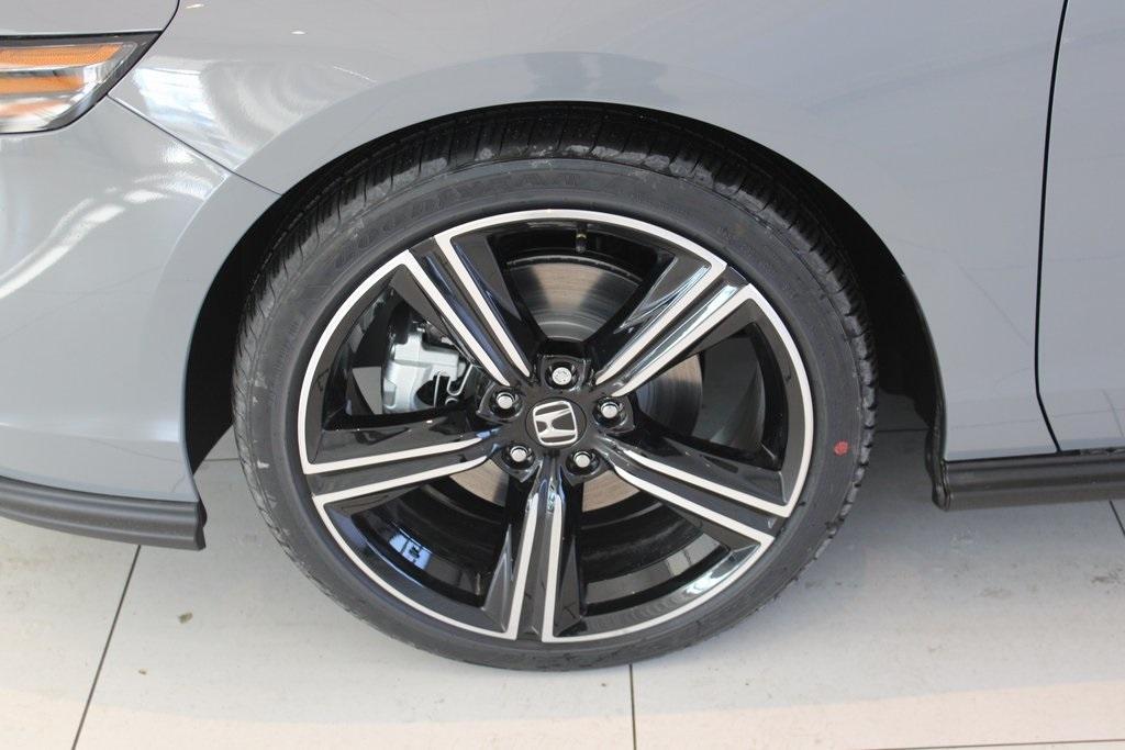 new 2025 Honda Accord Hybrid car, priced at $35,305