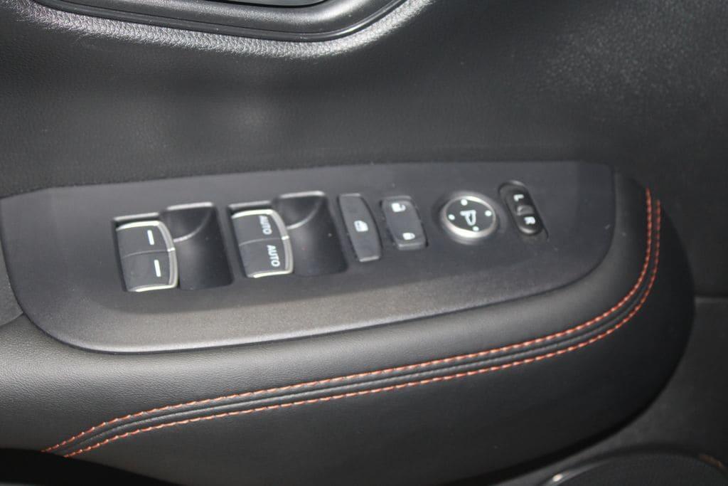 used 2025 Honda HR-V car, priced at $28,400