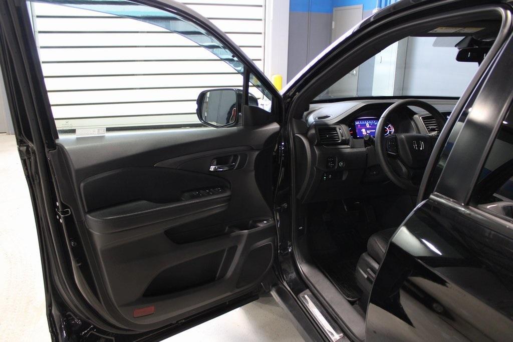 used 2022 Honda Pilot car, priced at $26,990