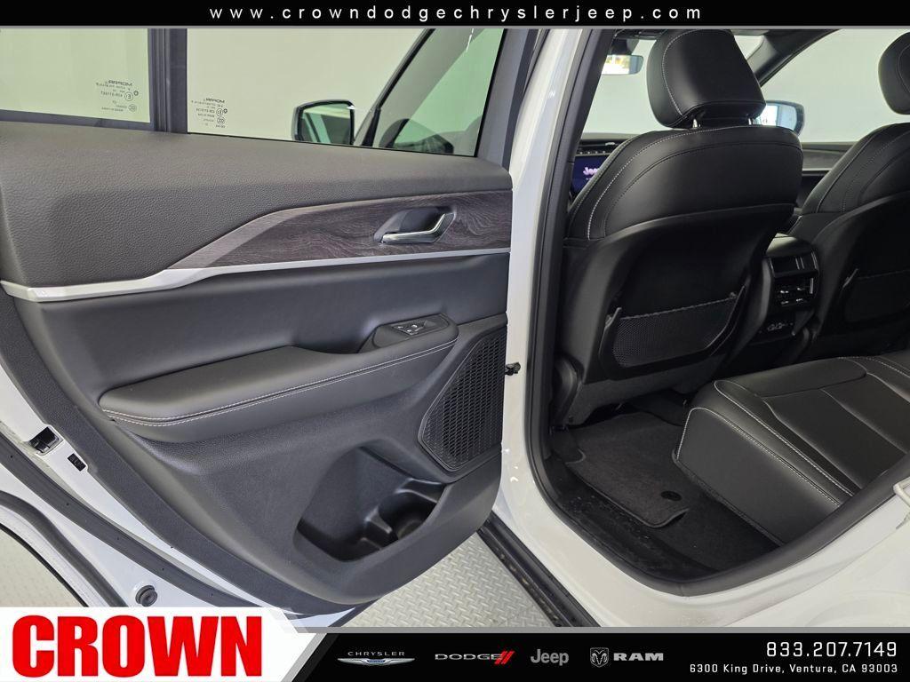 new 2025 Jeep Grand Cherokee car, priced at $41,420