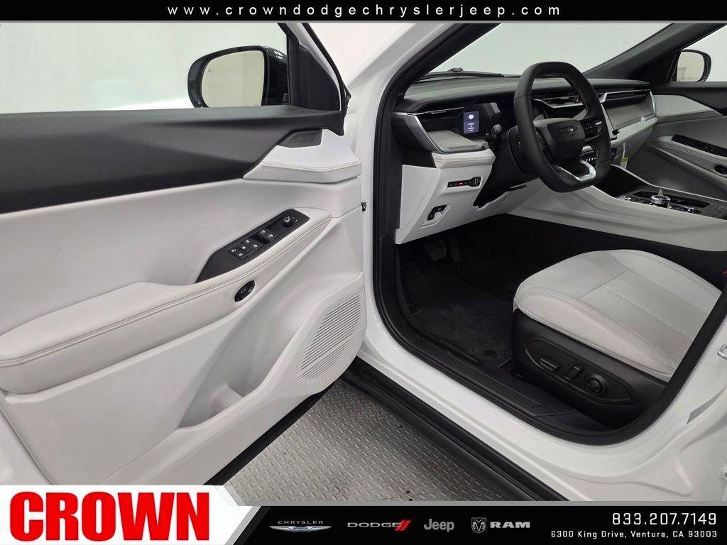 new 2026 Jeep Cherokee car, priced at $42,220