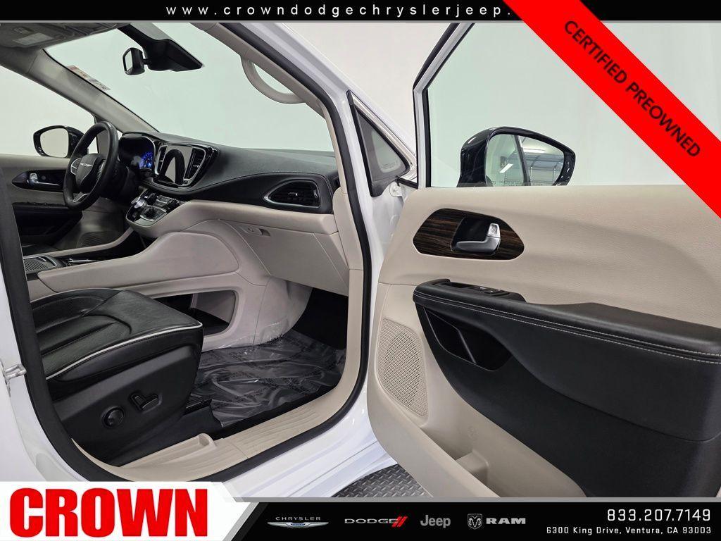 used 2023 Chrysler Pacifica car, priced at $27,991