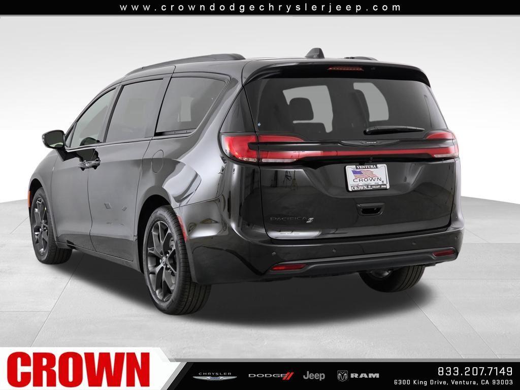 new 2026 Chrysler Pacifica car, priced at $41,390