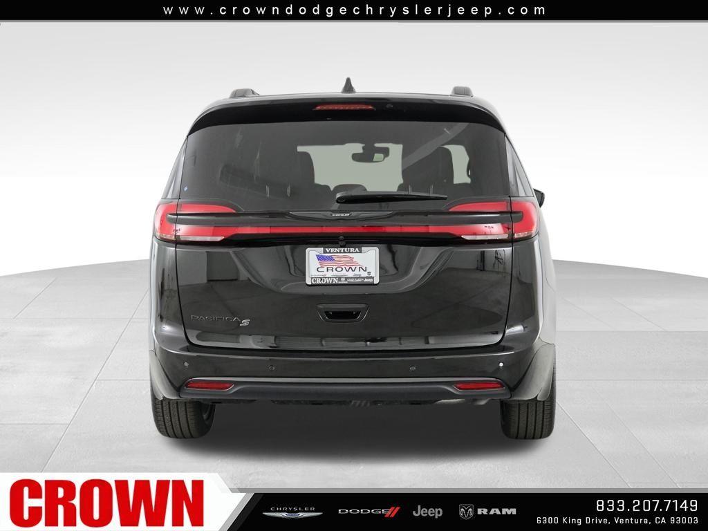 new 2026 Chrysler Pacifica car, priced at $41,390