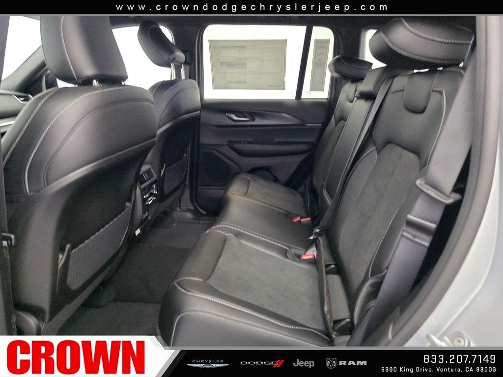 new 2025 Jeep Grand Cherokee car, priced at $42,570