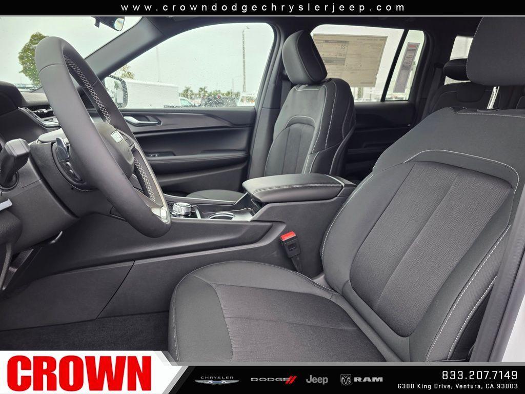 new 2025 Jeep Grand Cherokee car, priced at $32,284