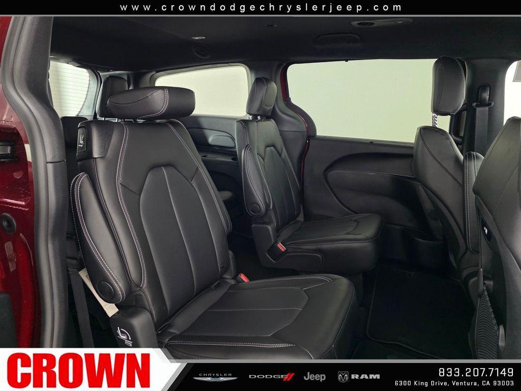 new 2026 Chrysler Pacifica car, priced at $39,785