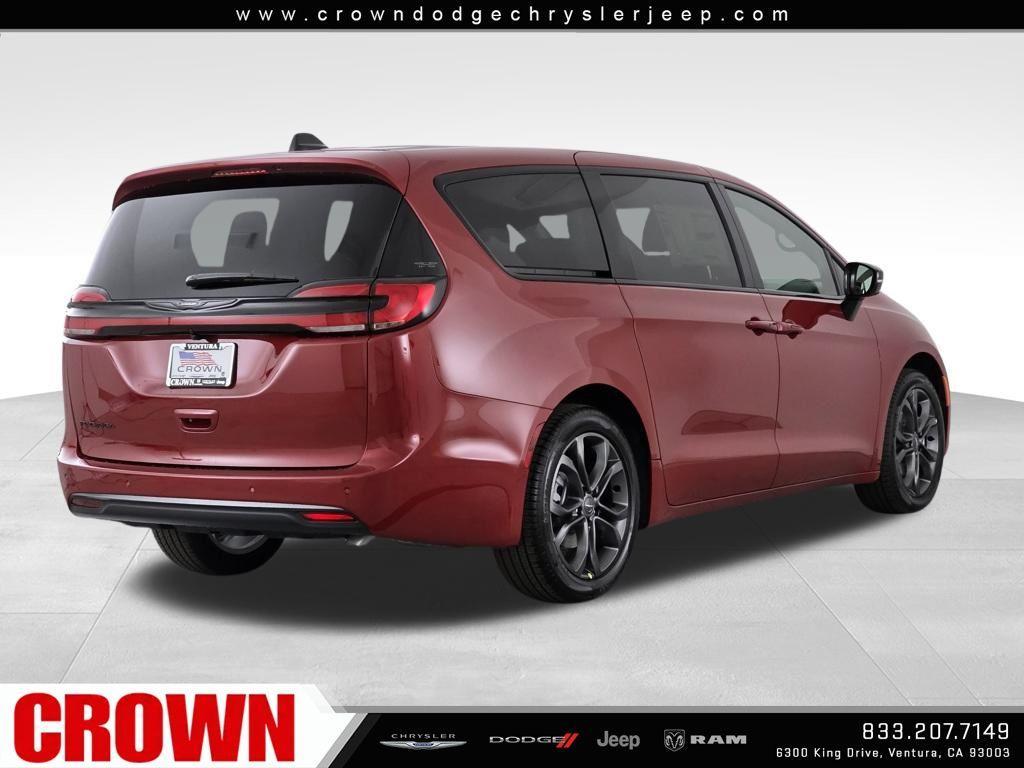 new 2026 Chrysler Pacifica car, priced at $39,785