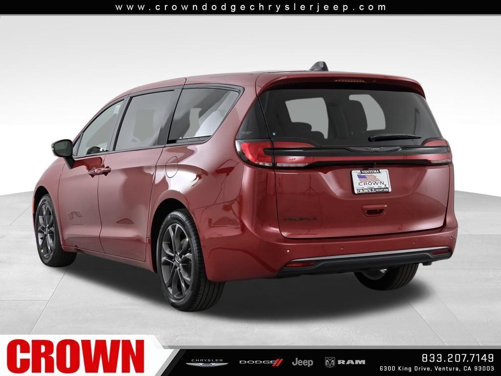 new 2026 Chrysler Pacifica car, priced at $39,785