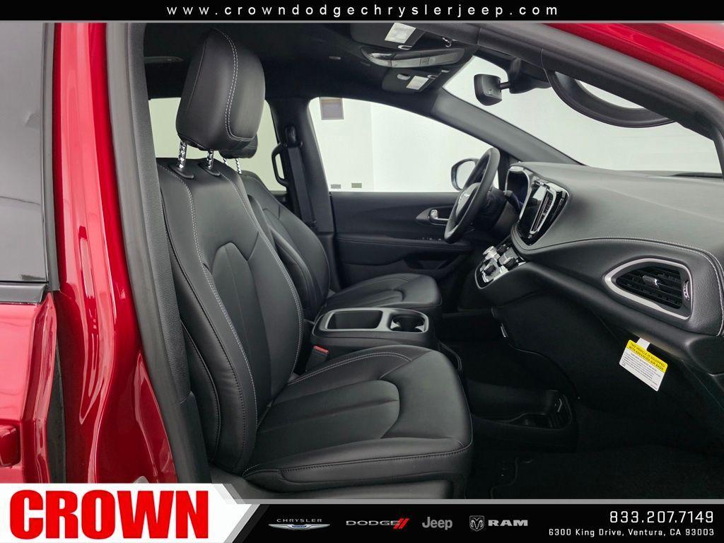 new 2026 Chrysler Pacifica car, priced at $39,785