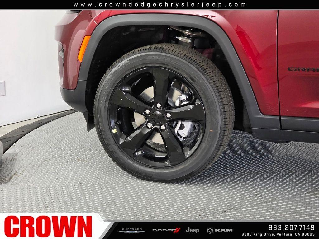 new 2025 Jeep Grand Cherokee car, priced at $42,570