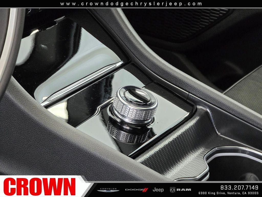 new 2025 Jeep Grand Cherokee car, priced at $42,570