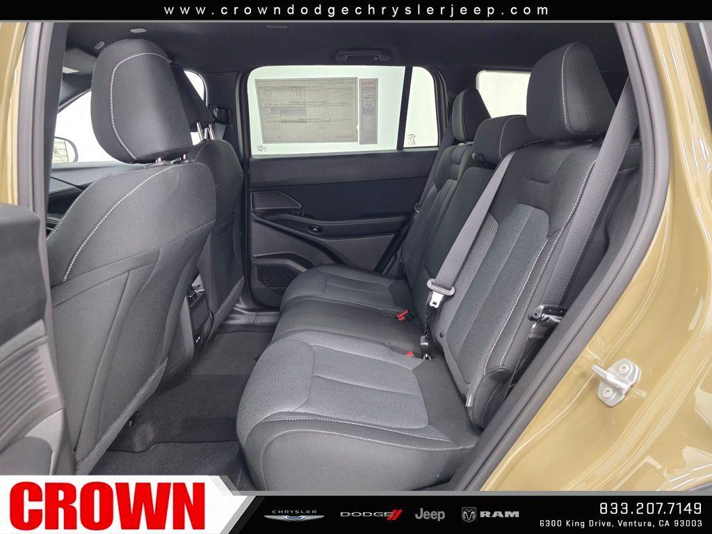 new 2026 Jeep Cherokee car, priced at $39,815