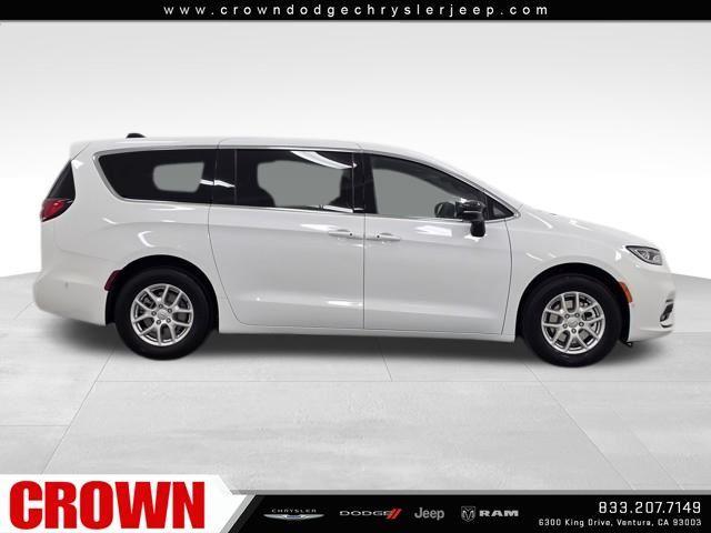 new 2025 Chrysler Pacifica car, priced at $43,225