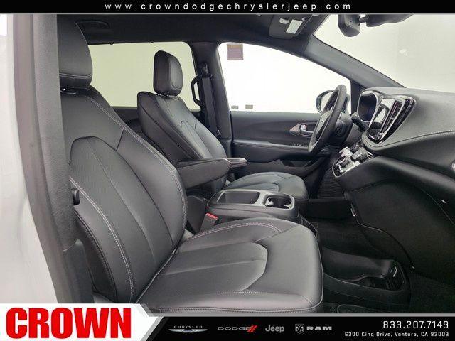 new 2025 Chrysler Pacifica car, priced at $43,225