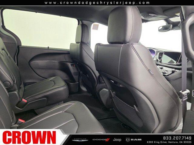 new 2025 Chrysler Pacifica car, priced at $43,225