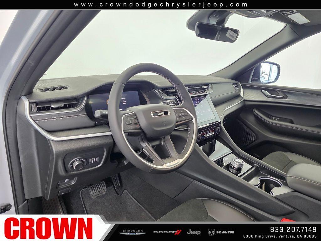 new 2025 Jeep Grand Cherokee car, priced at $40,810