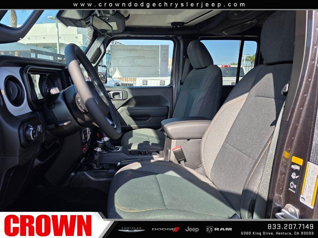 new 2025 Jeep Gladiator car, priced at $41,792