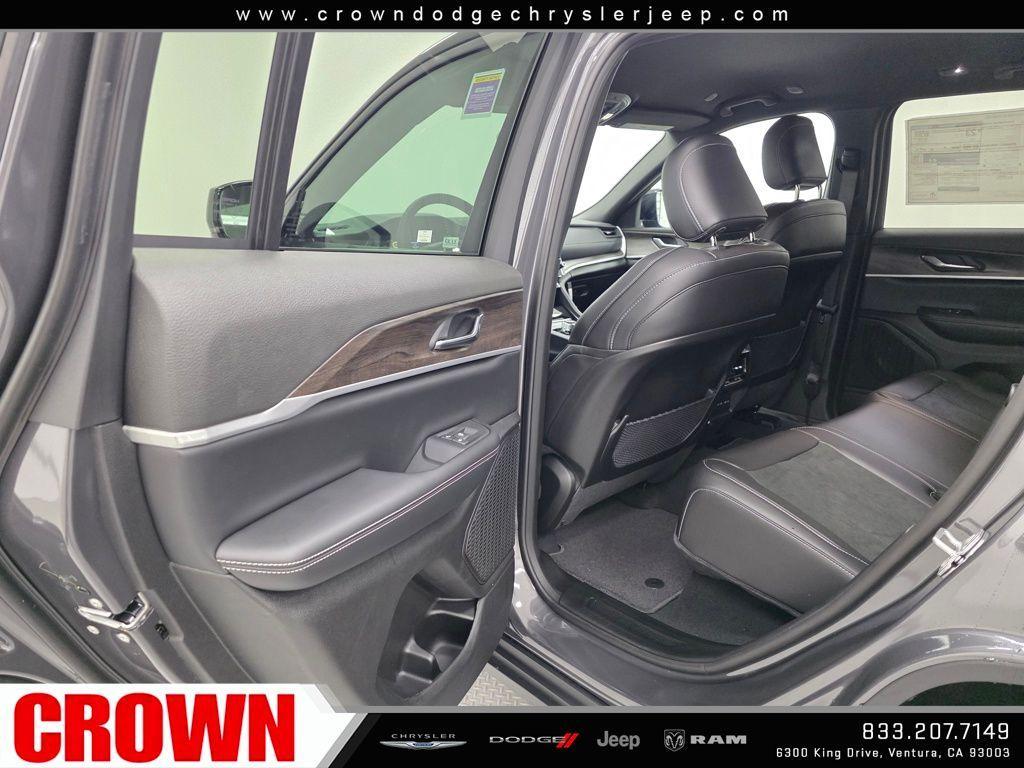 new 2026 Jeep Grand Cherokee car, priced at $46,775