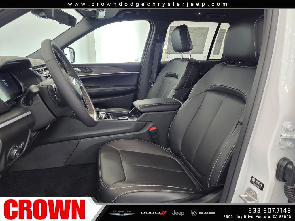 new 2025 Jeep Grand Cherokee car, priced at $41,420