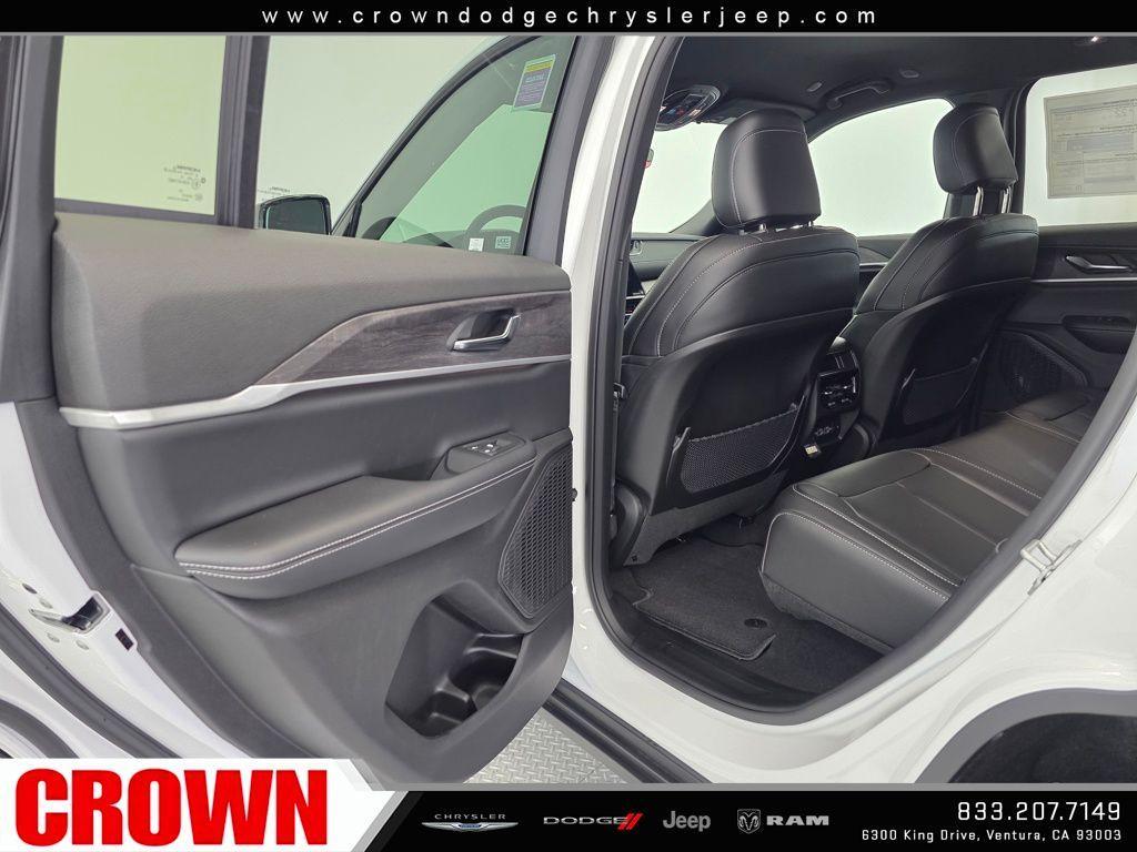 new 2025 Jeep Grand Cherokee car, priced at $41,420