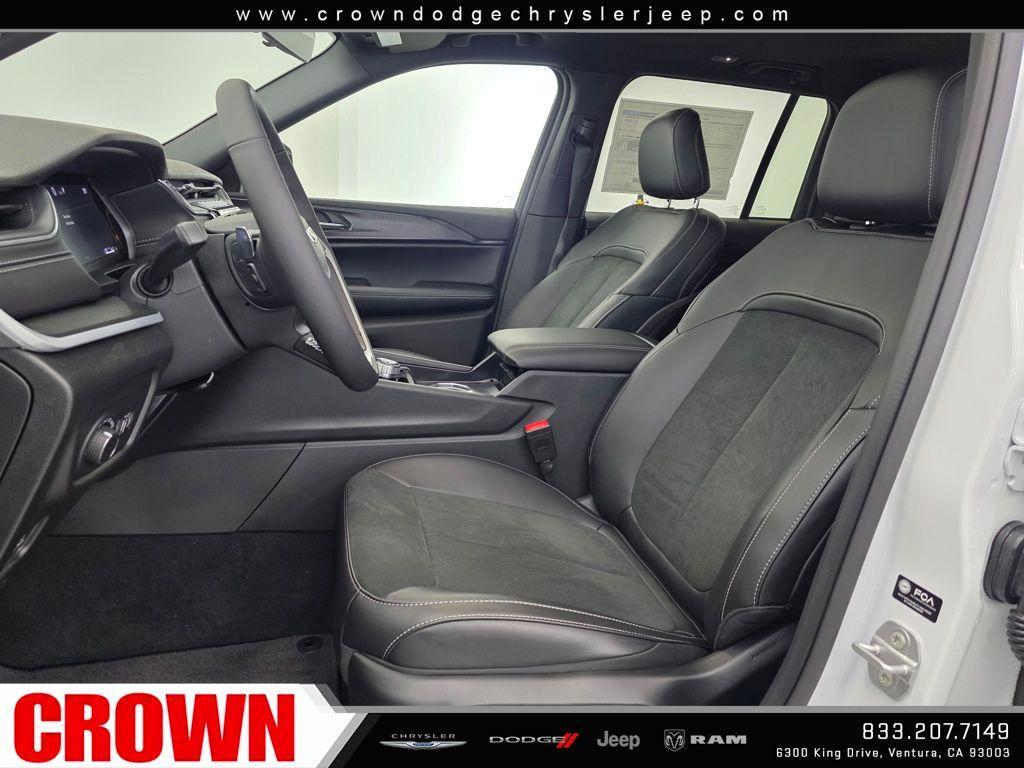 new 2025 Jeep Grand Cherokee car, priced at $42,046