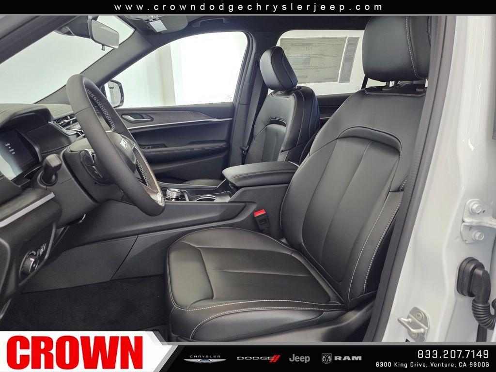 new 2025 Jeep Grand Cherokee L car, priced at $42,930