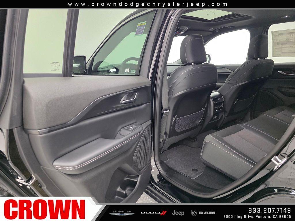 new 2025 Jeep Grand Cherokee car, priced at $32,280