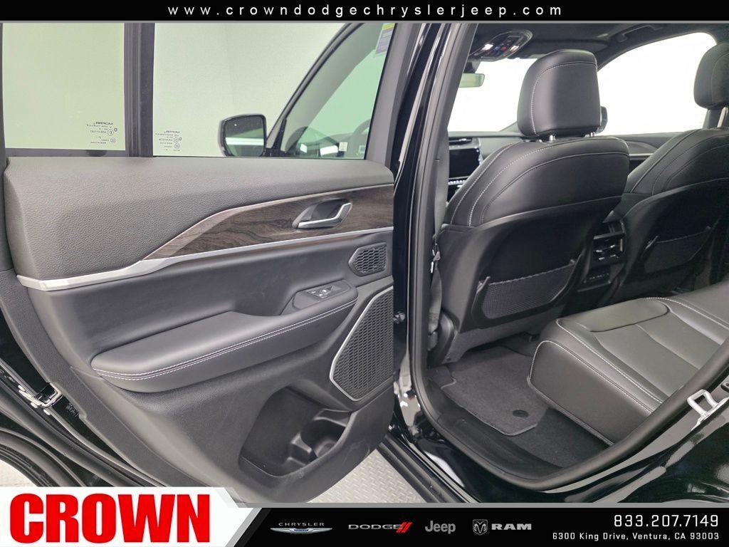 new 2026 Jeep Grand Cherokee car, priced at $48,805