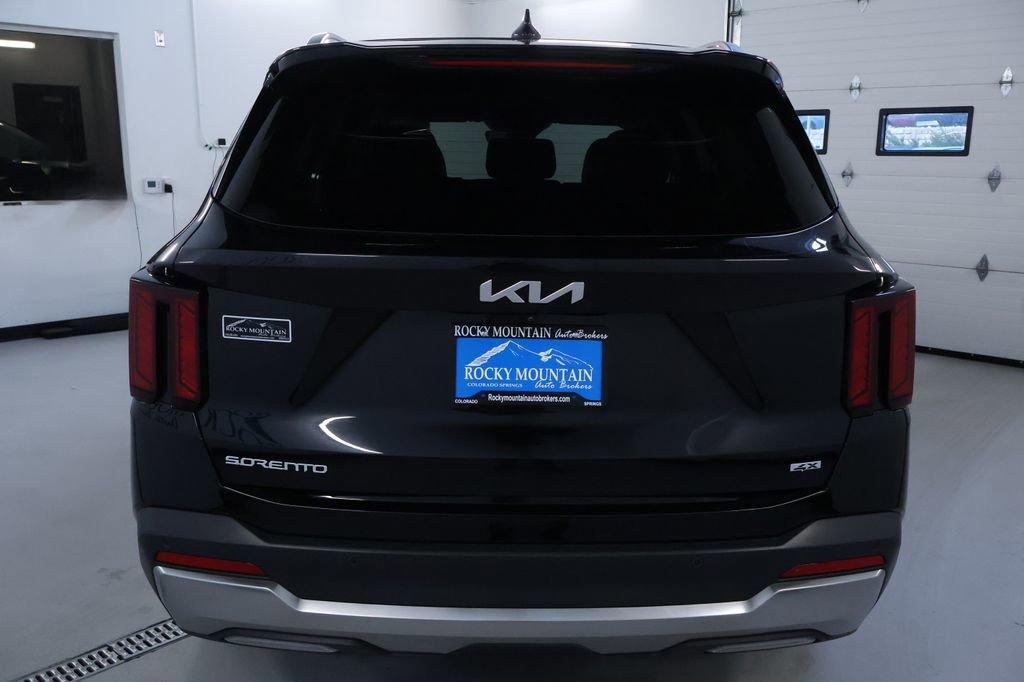 used 2024 Kia Sorento car, priced at $24,299