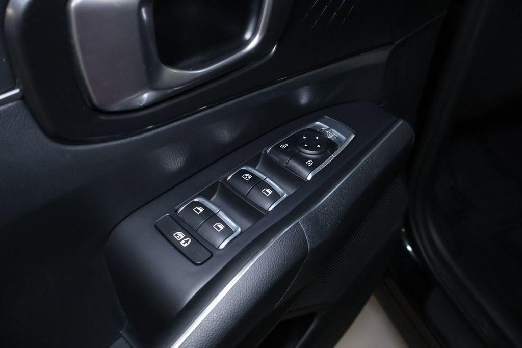 used 2024 Kia Sorento car, priced at $24,299