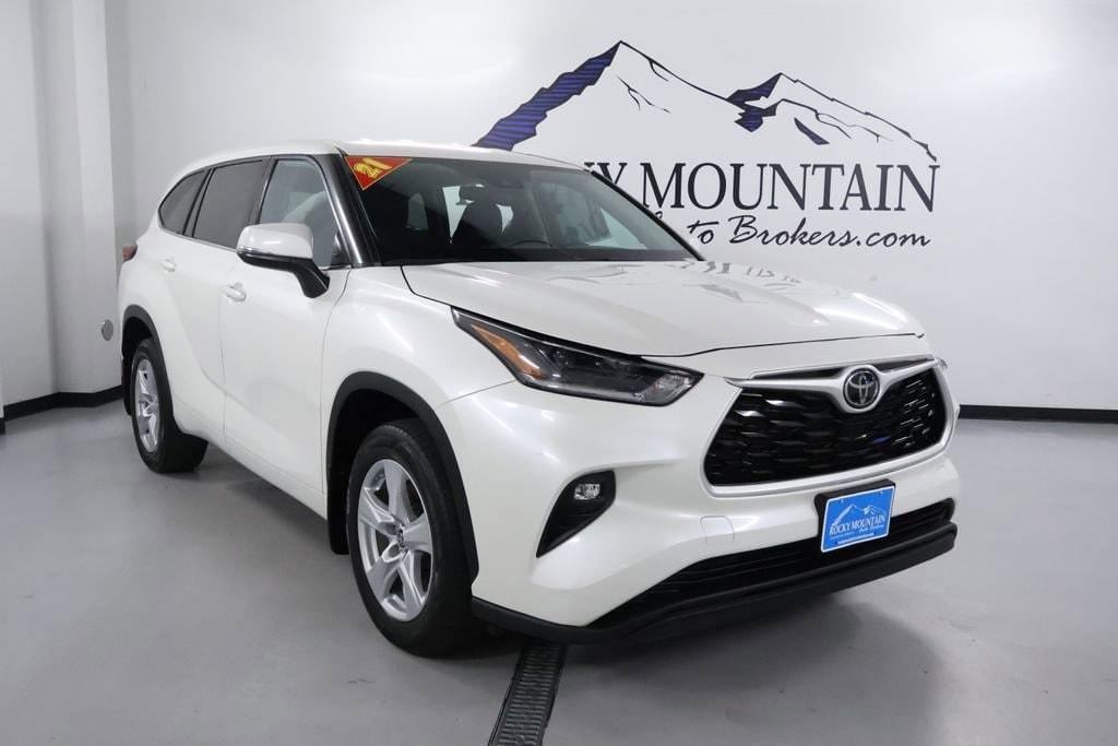 used 2021 Toyota Highlander car, priced at $26,450