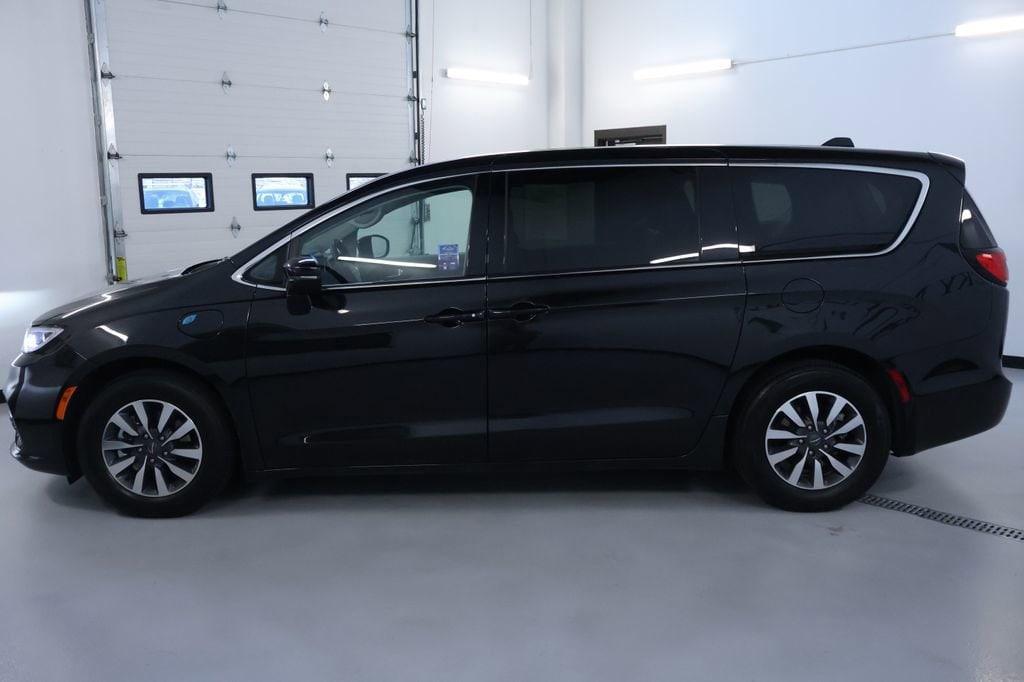 used 2023 Chrysler Pacifica Hybrid car, priced at $24,399