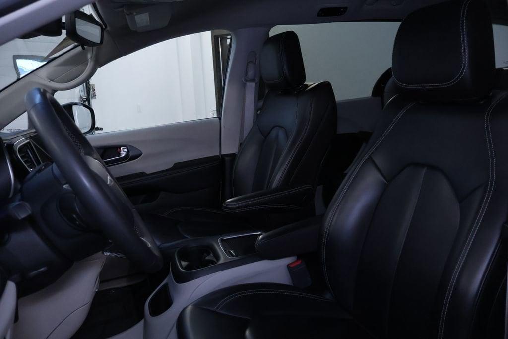 used 2023 Chrysler Pacifica Hybrid car, priced at $24,399