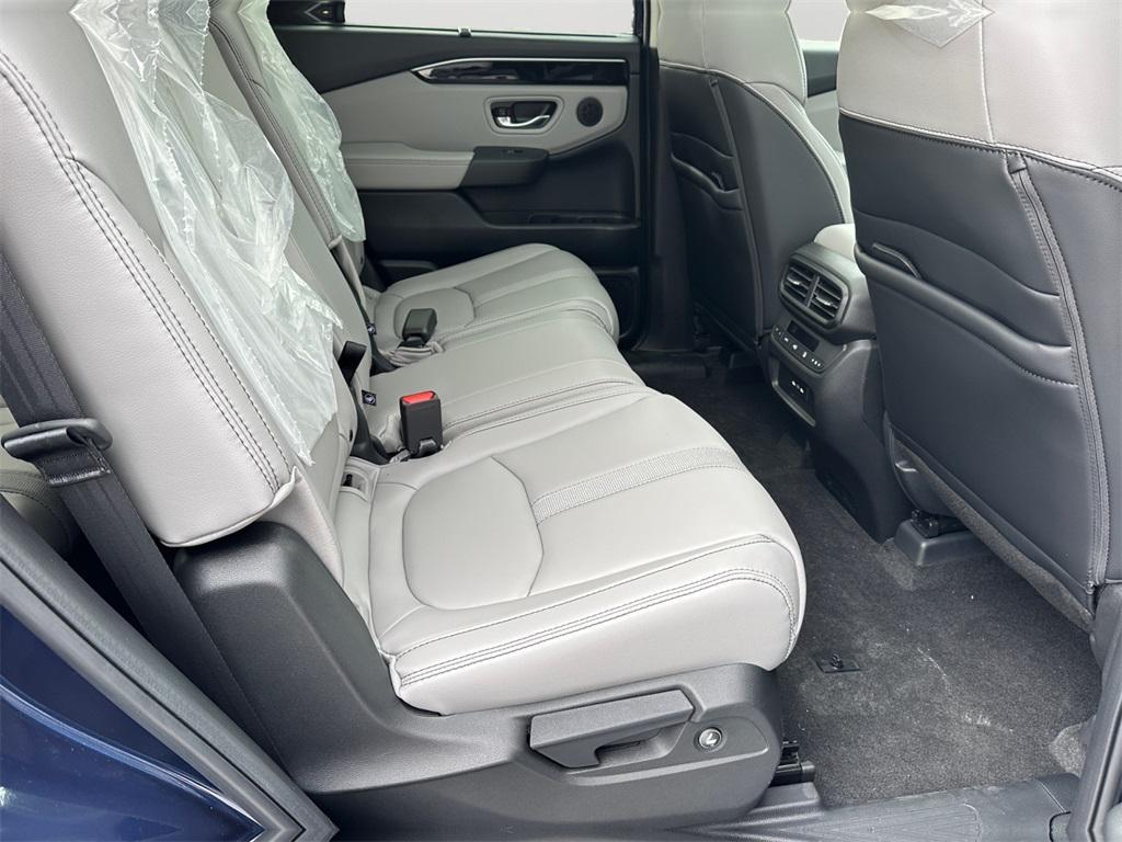 new 2025 Honda Pilot car, priced at $47,239