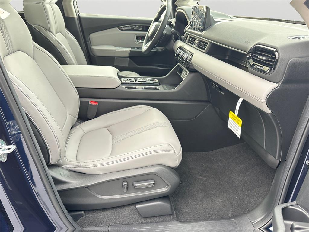 new 2025 Honda Pilot car, priced at $47,239