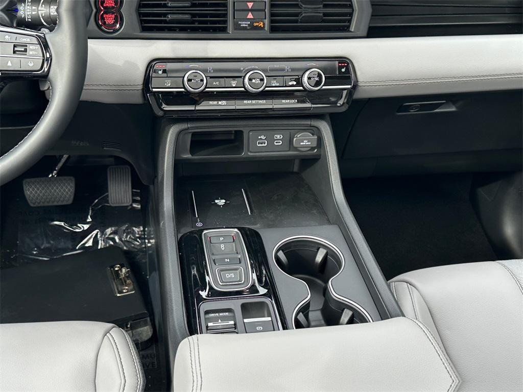 new 2025 Honda Pilot car, priced at $47,239