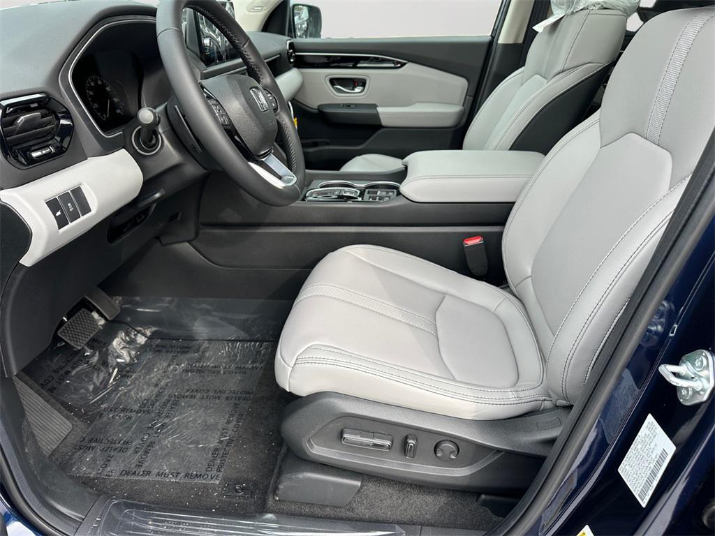 new 2025 Honda Pilot car, priced at $47,239