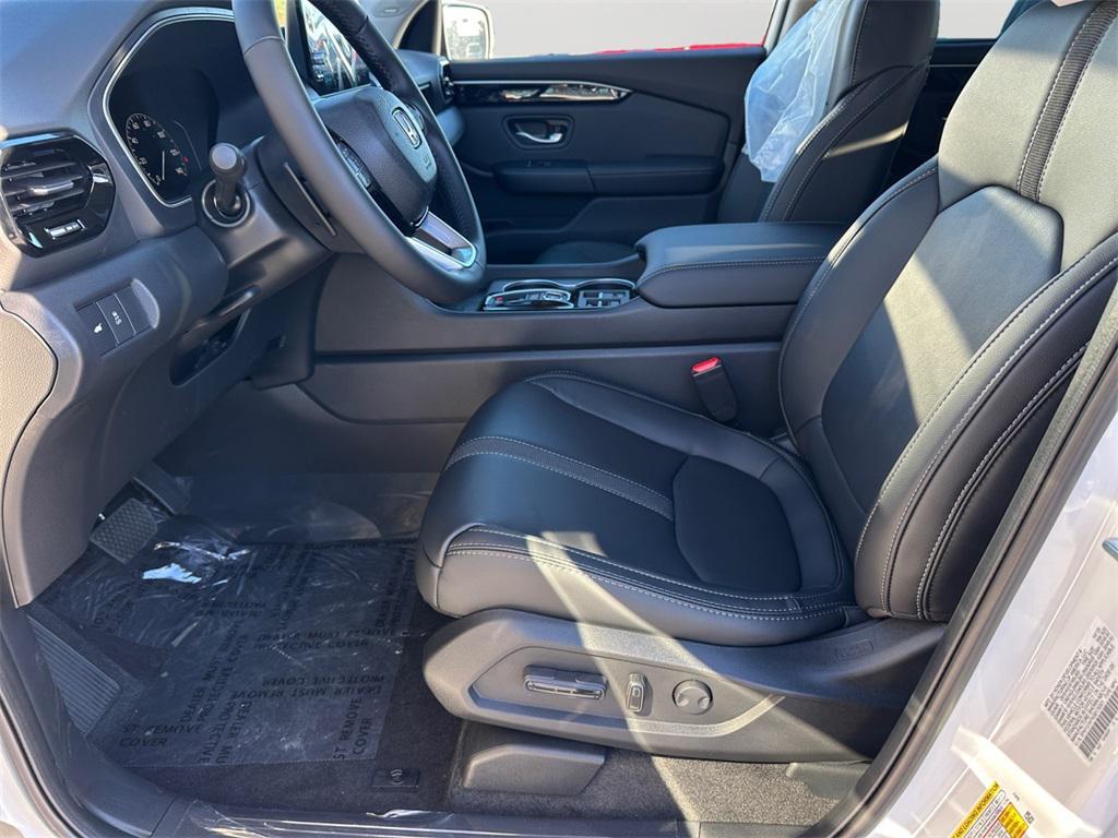 new 2025 Honda Pilot car, priced at $47,895