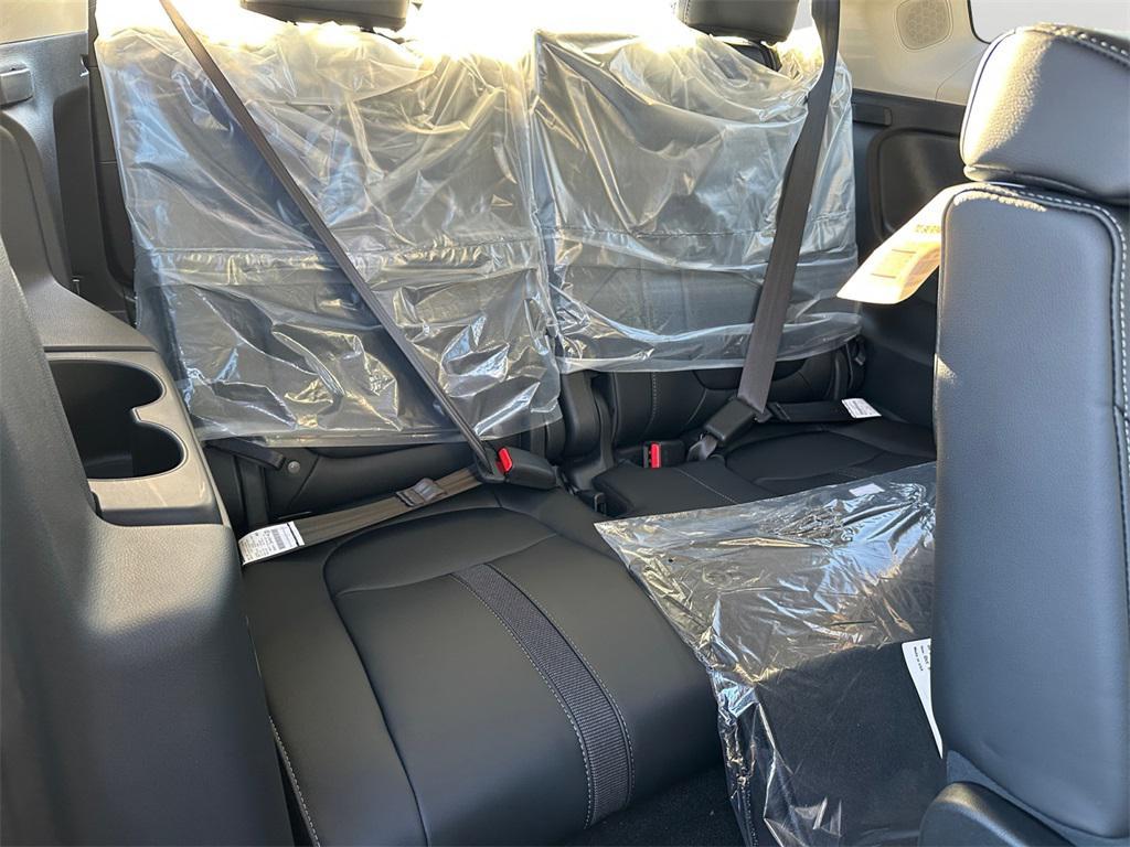 new 2025 Honda Pilot car, priced at $47,895