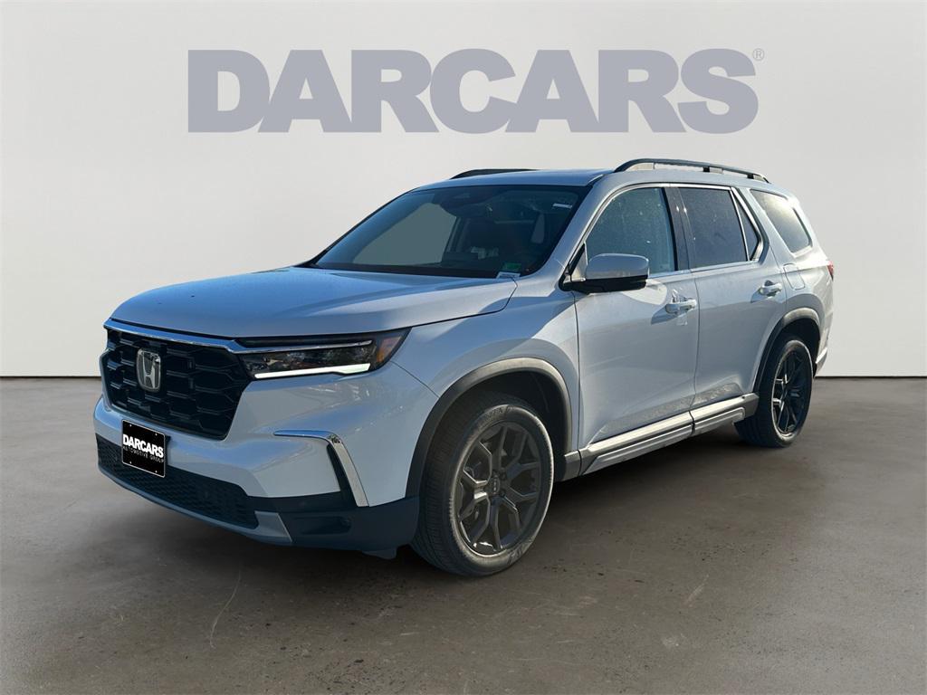 new 2025 Honda Pilot car, priced at $47,895