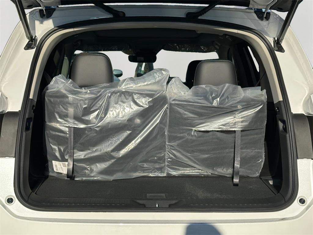 new 2025 Honda Pilot car, priced at $47,895