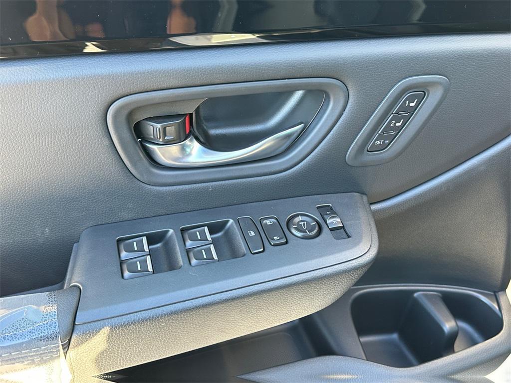 new 2025 Honda Pilot car, priced at $47,895