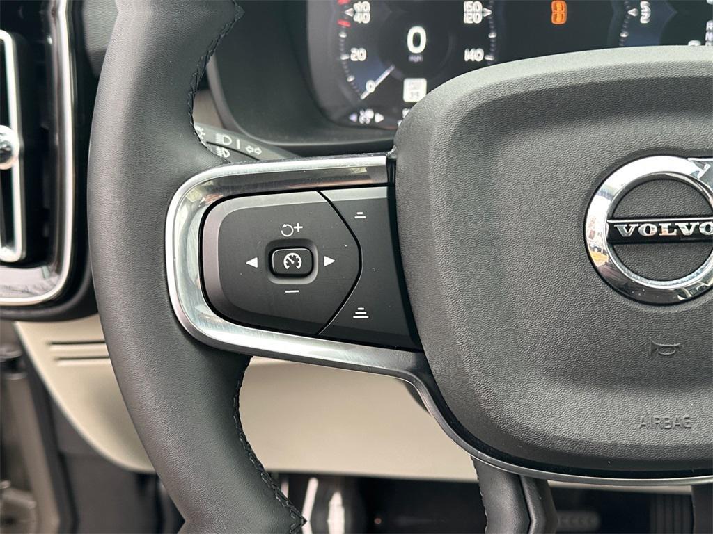 used 2022 Volvo XC40 car, priced at $25,436