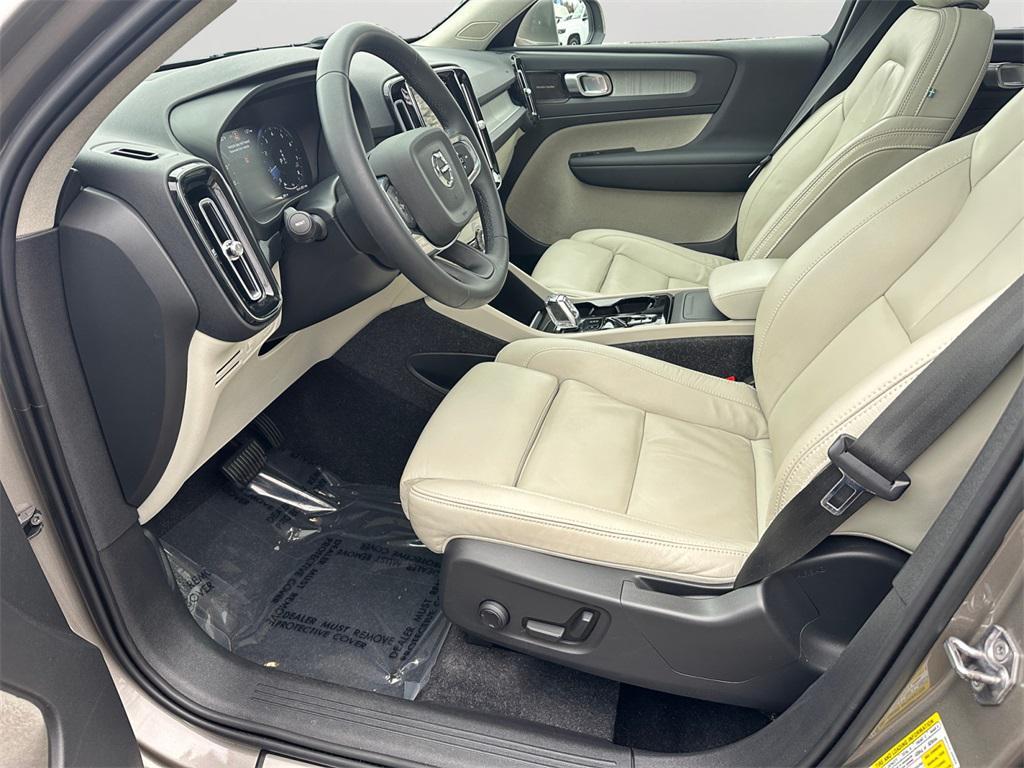 used 2022 Volvo XC40 car, priced at $25,436