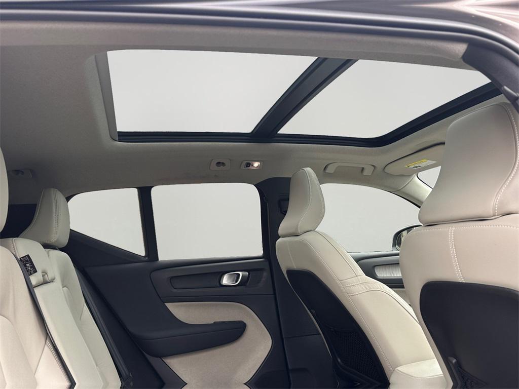 used 2022 Volvo XC40 car, priced at $25,436