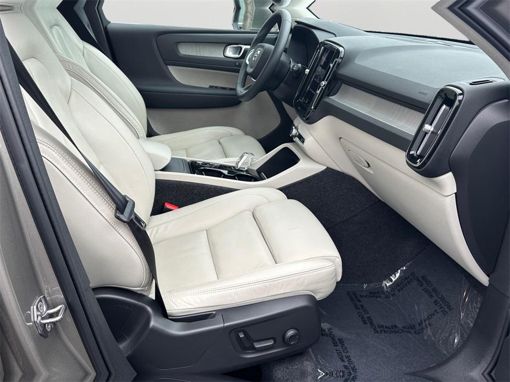 used 2022 Volvo XC40 car, priced at $25,436