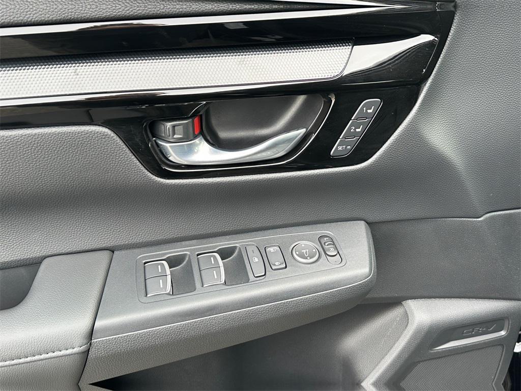 used 2023 Honda CR-V car, priced at $29,748