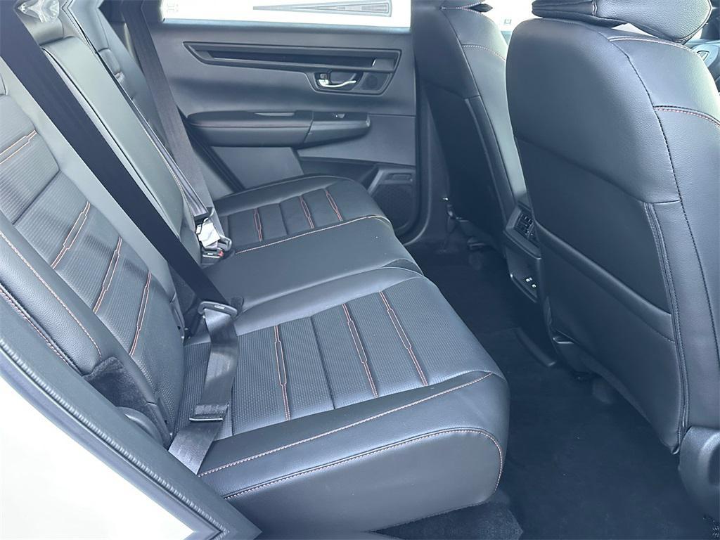 new 2026 Honda CR-V Hybrid car, priced at $40,015