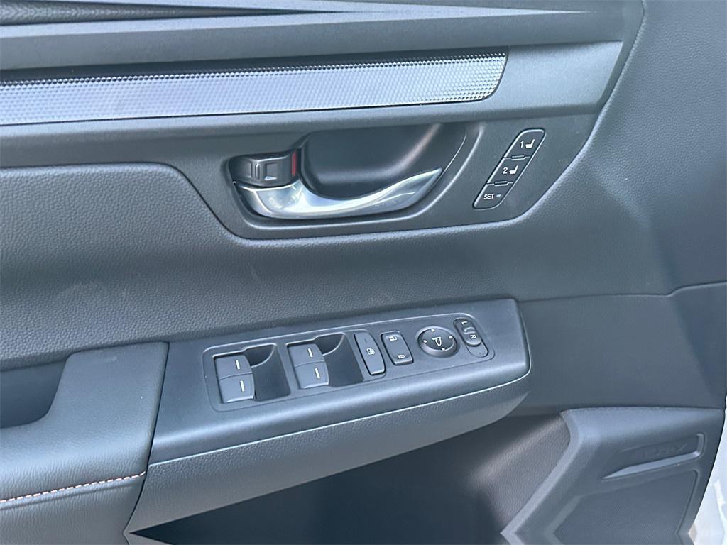 new 2026 Honda CR-V Hybrid car, priced at $40,015